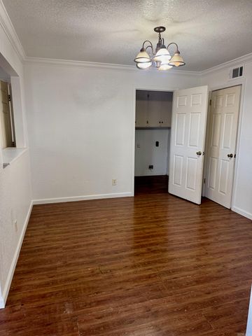 215 Pine Street, Jonesboro, AR 72401