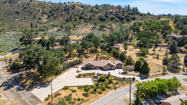 30100 Sunland Way, Tehachapi, CA 93561