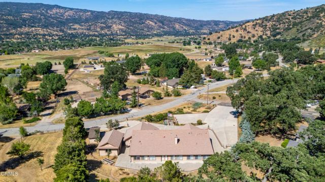 30100 Sunland Way, Tehachapi, CA 93561