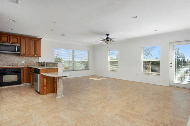 114 143RD AVENUE E B, Madeira Beach, FL 33708