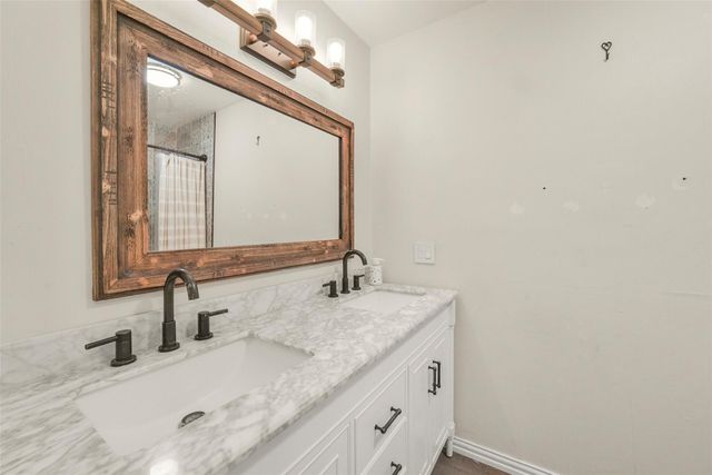 12111 Whittington Drive, Houston, TX 77077