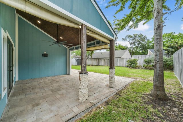 12111 Whittington Drive, Houston, TX 77077