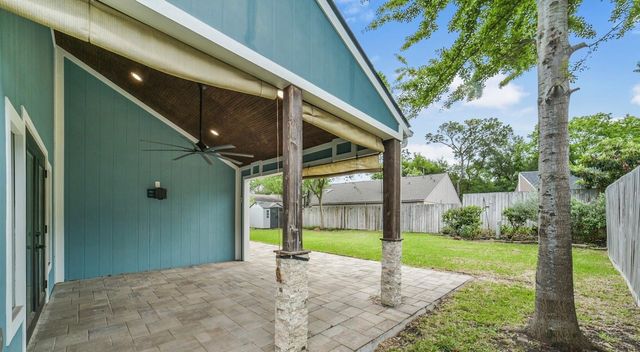 12111 Whittington Drive, Houston, TX 77077