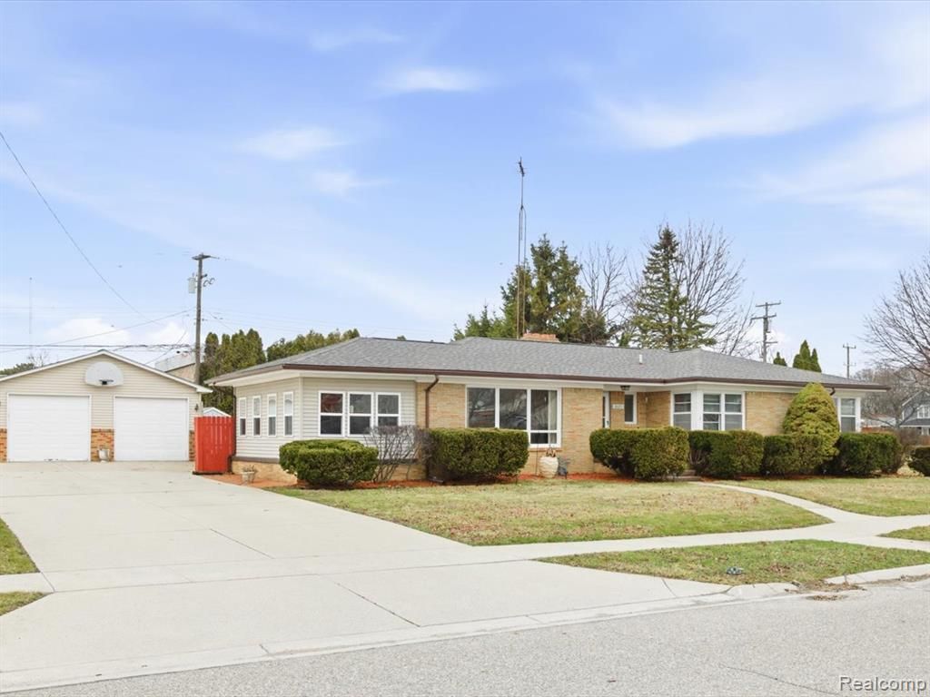 2025 Union Street, Port Huron, MI 48060