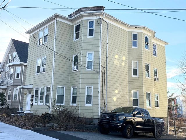 135 Independence Ave 3, Quincy, MA 02169