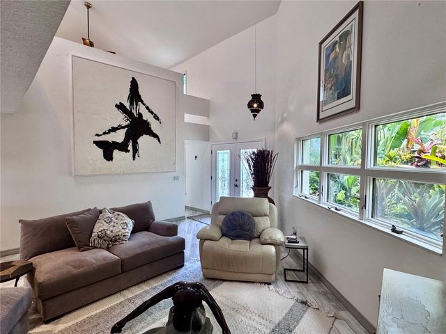 735 79TH CIRCLE S, St Petersburg, FL 33707