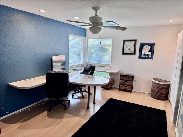 735 79TH CIRCLE S, St Petersburg, FL 33707