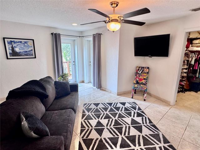 735 79TH CIRCLE S, St Petersburg, FL 33707