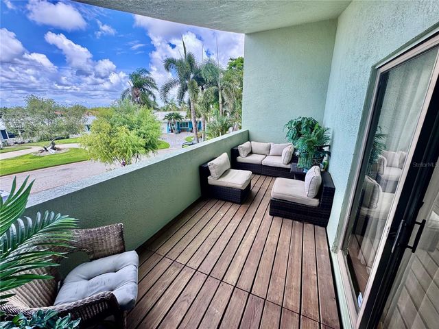 735 79TH CIRCLE S, St Petersburg, FL 33707