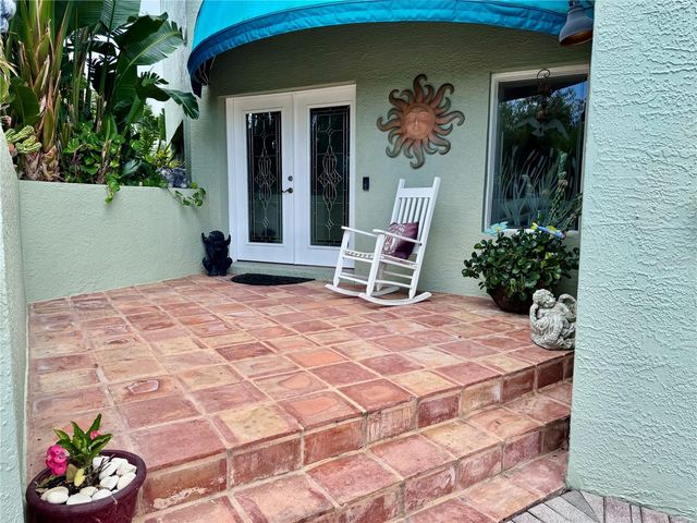 735 79TH CIRCLE S, St Petersburg, FL 33707
