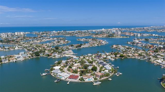 735 79TH CIRCLE S, St Petersburg, FL 33707