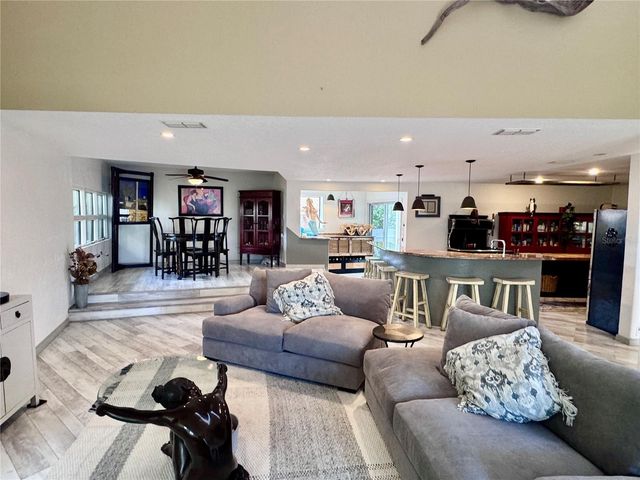 735 79TH CIRCLE S, St Petersburg, FL 33707