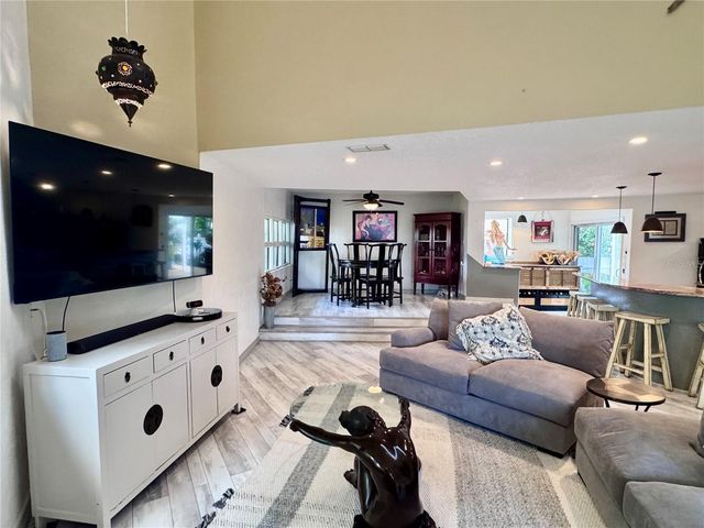 735 79TH CIRCLE S, St Petersburg, FL 33707