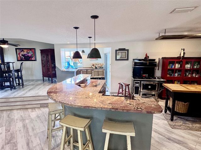 735 79TH CIRCLE S, St Petersburg, FL 33707