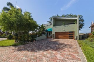 735 79TH CIRCLE S, St Petersburg, FL 33707
