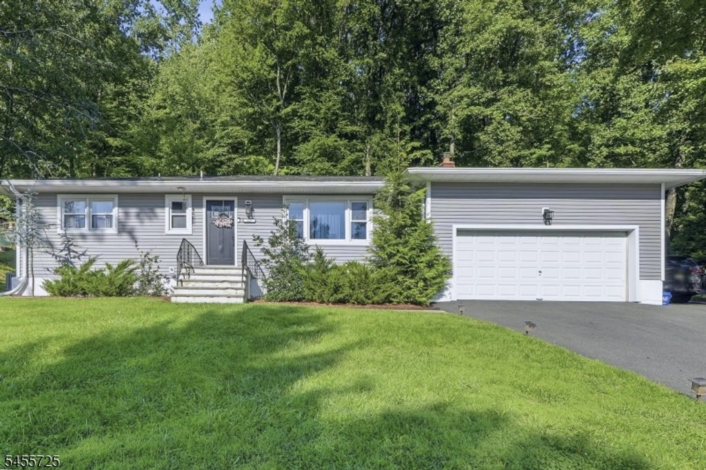 127 Hillside Dr, North Haledon Boro, NJ 07508 — exterior
