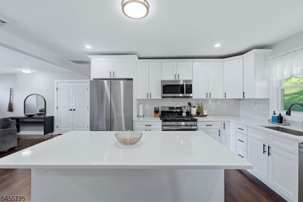 127 Hillside Dr, North Haledon Boro, NJ 07508 — photo 3