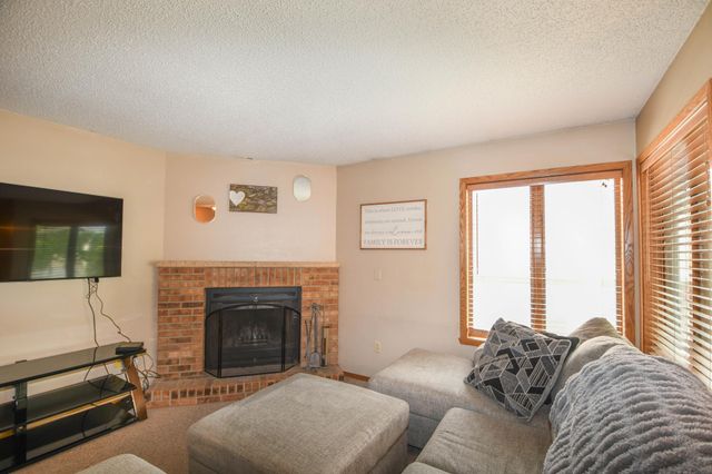 1513 28th Avenue S, Fargo, ND 58103