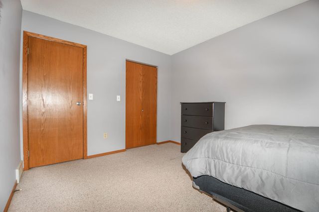 1513 28th Avenue S, Fargo, ND 58103