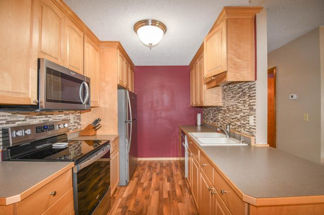 1513 28th Avenue S, Fargo, ND 58103