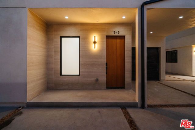 1343 S Ogden Drive, Los Angeles, CA 90019