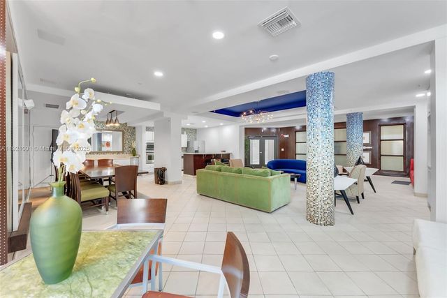 6001 SW 70th St 643, South Miami, FL 33143