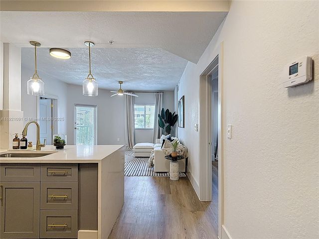 6001 SW 70th St 643, South Miami, FL 33143