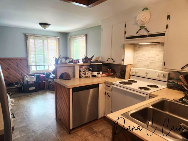 123 Riverside Drive, Hart, MI 49420