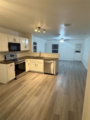 8836 Valley River Drive, Fort Worth, TX 76244