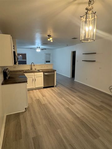 8836 Valley River Drive, Fort Worth, TX 76244