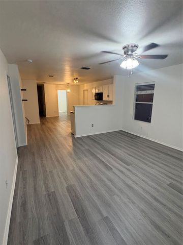 8836 Valley River Drive, Fort Worth, TX 76244