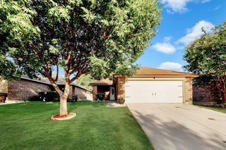 8836 Valley River Drive, Fort Worth, TX 76244