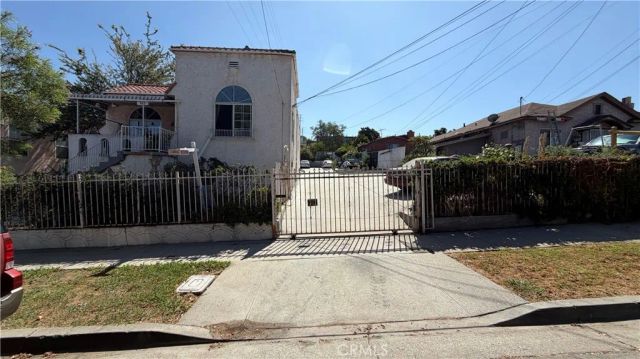 962 N Ditman, Los Angeles, CA 90063