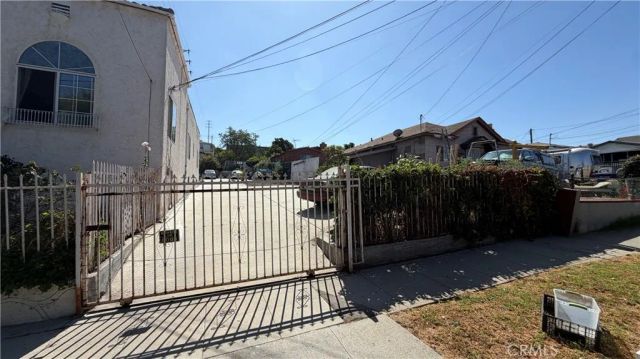 962 N Ditman, Los Angeles, CA 90063
