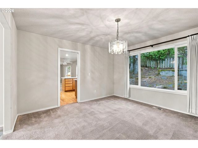 15048 Se DIAMOND Dr, Clackamas, OR 97015