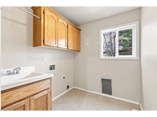 15048 Se DIAMOND Dr, Clackamas, OR 97015