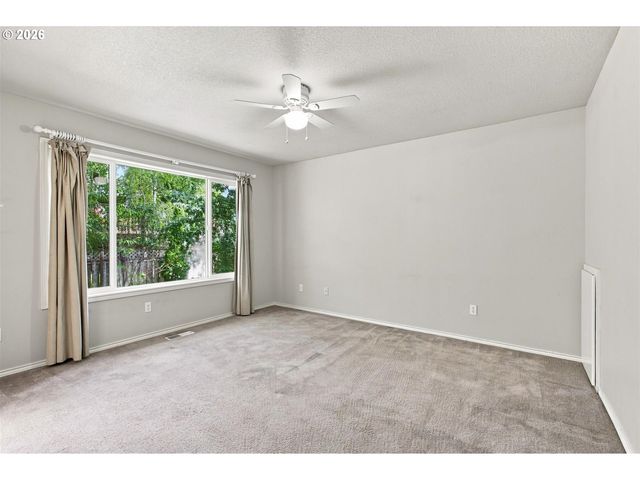 15048 Se DIAMOND Dr, Clackamas, OR 97015