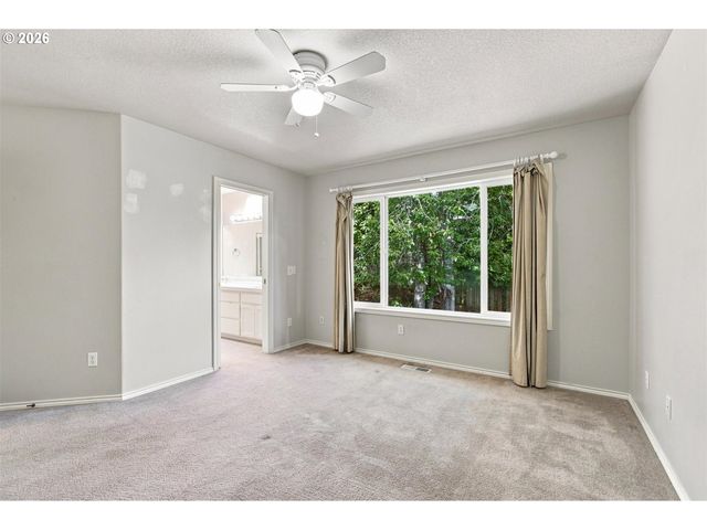 15048 Se DIAMOND Dr, Clackamas, OR 97015