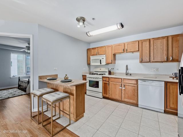 8000 Kilpatrick Avenue 2F, Skokie, IL 60076