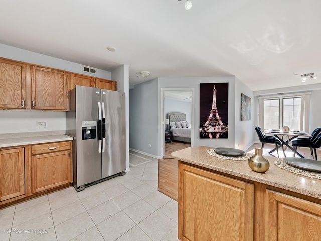 8000 Kilpatrick Avenue 2F, Skokie, IL 60076