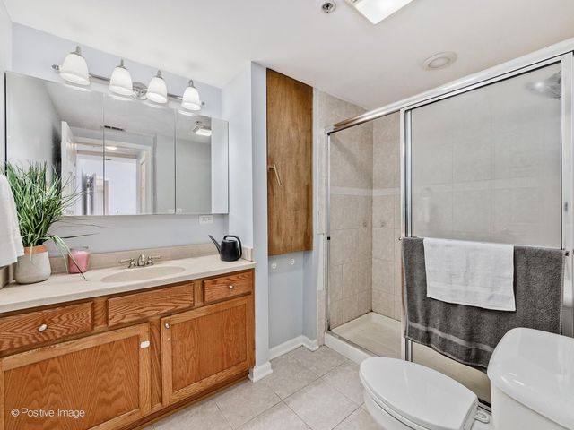 8000 Kilpatrick Avenue 2F, Skokie, IL 60076