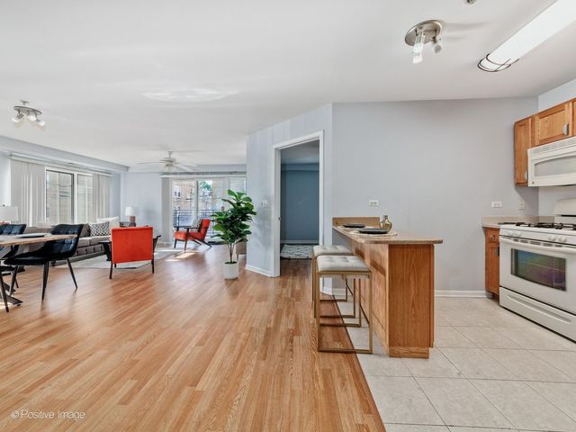 8000 Kilpatrick Avenue 2F, Skokie, IL 60076