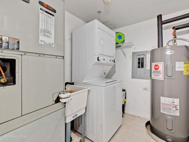 8000 Kilpatrick Avenue 2F, Skokie, IL 60076