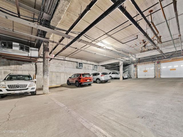8000 Kilpatrick Avenue 2F, Skokie, IL 60076