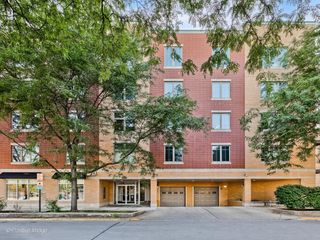 8000 Kilpatrick Avenue 2F, Skokie, IL 60076