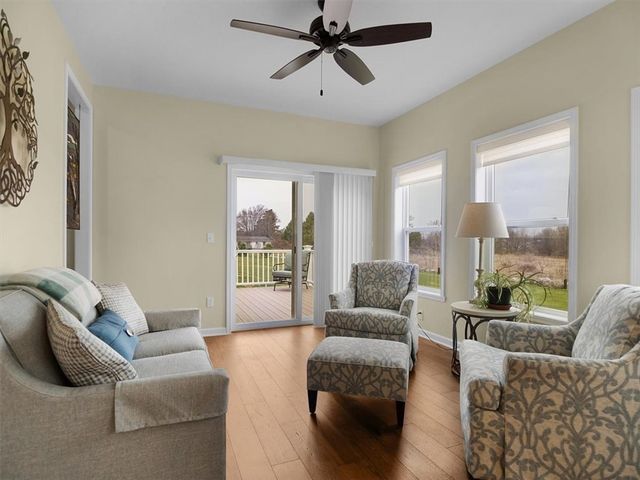 5982 Monarch Drive, Farmington, NY 14425