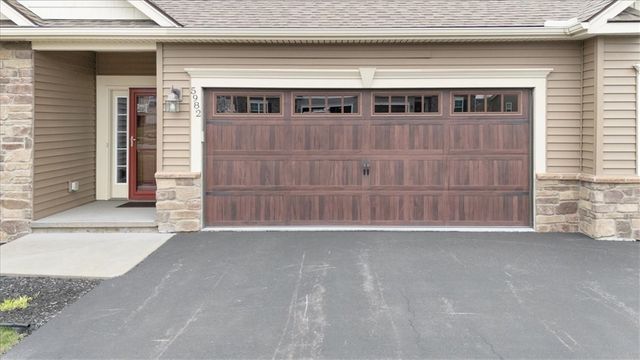 5982 Monarch Drive, Farmington, NY 14425
