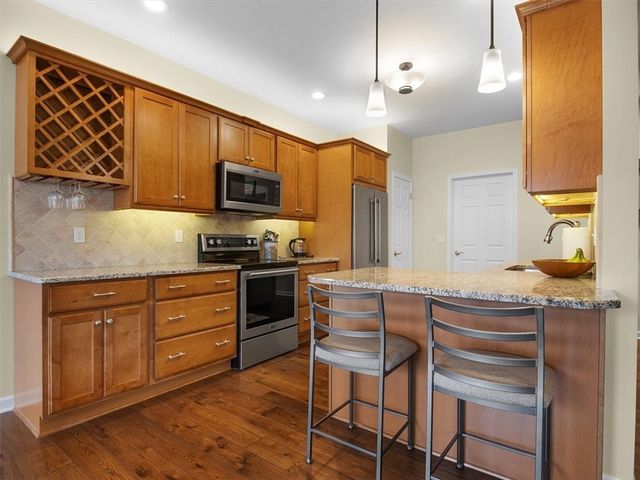 5982 Monarch Drive, Farmington, NY 14425