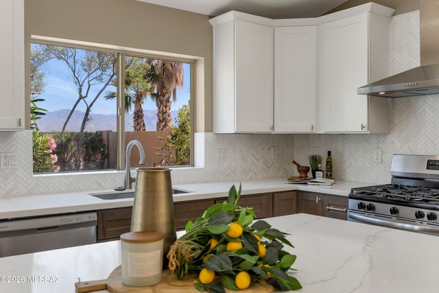 8470 N Redstone, Tucson, AZ 85743