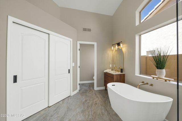 8470 N Redstone, Tucson, AZ 85743